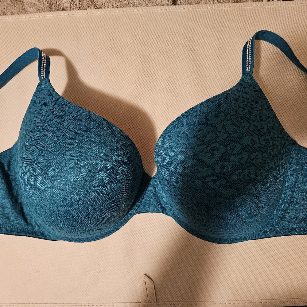 Victoria's Secret Pink Wear Everywhere Push Up Bra 38DD